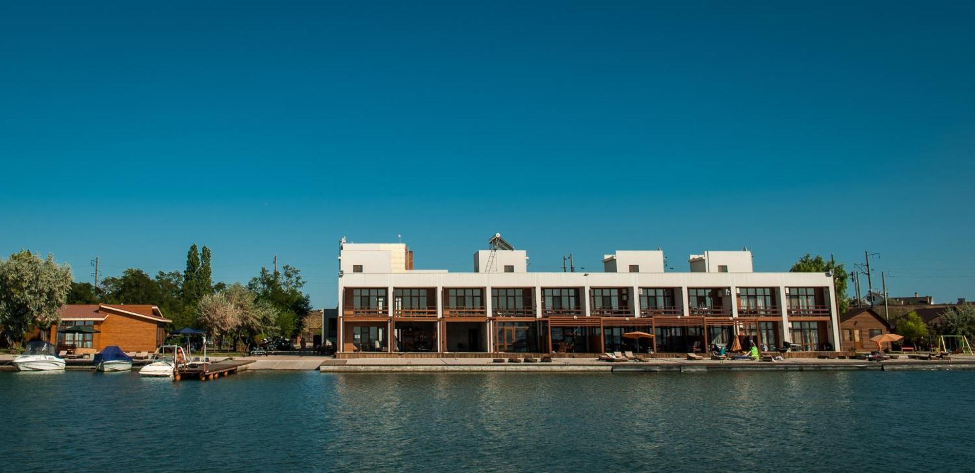 Prichal 80 Hotel Zatoka Ngoại thất bức ảnh